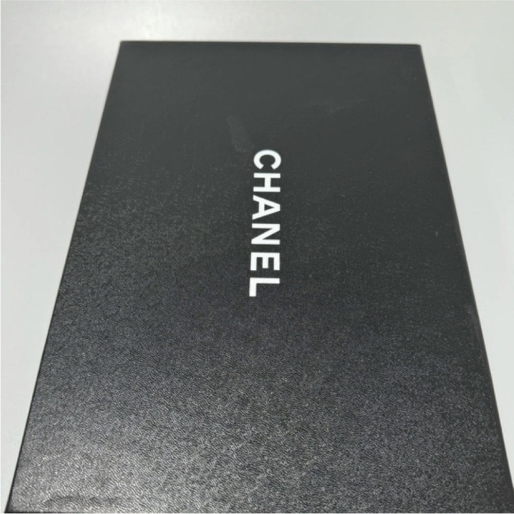 CHANEL 24C Leather Quilted Tab Turn Lock
Turnlock CC Loafers Beige EU 37/US 7 - Picture 4 of 8